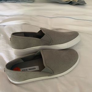 Steve Madden Zarray Slip Ons